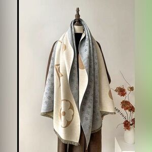 Chic Gray and Cream Patterned Scarf